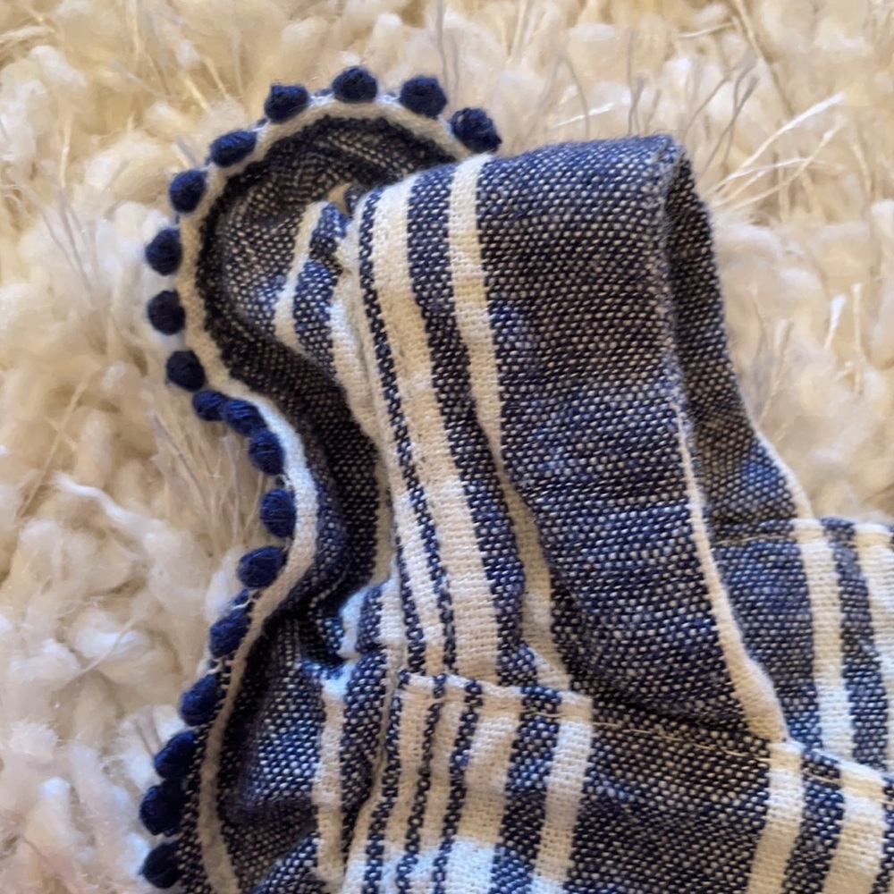 Adorable Carter’s Baby Girls blue and white striped short outfit! - Picture 8 of 8